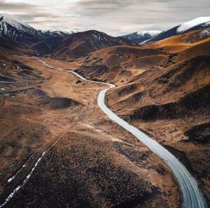 Maqna.id - Lindis Pass, South Island, New Zealand (Courtesy Picture: @rachealtrail.nz)